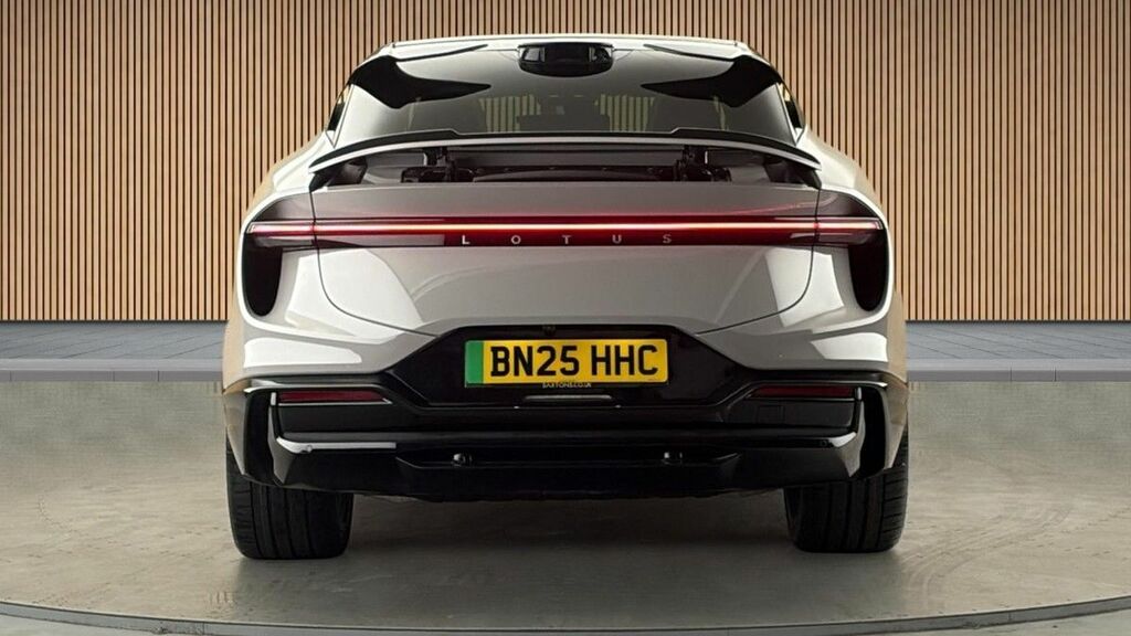 Lotus Eletre 450Kw 112Kwh Black #4