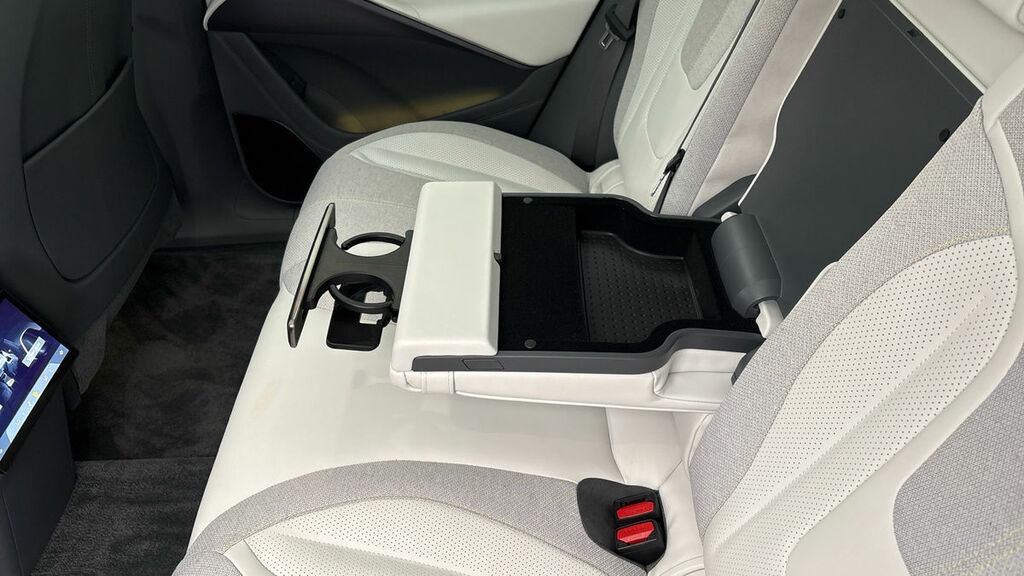 Lotus Eletre 450Kw 112Kwh Black #9