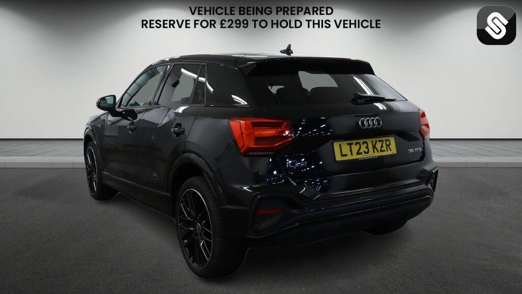 Audi Q2 1.5 Tfsi Cod 35 Black Edition Suv S Tro LT23KZR Black #3