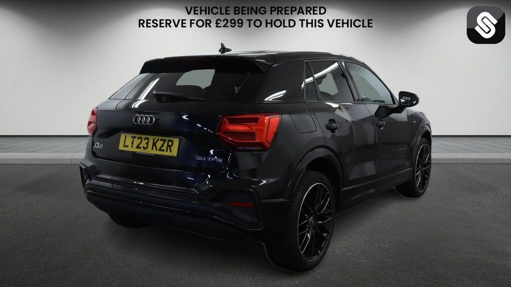 Audi Q2 1.5 Tfsi Cod 35 Black Edition Suv S Tro LT23KZR Black #4