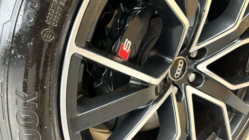 Audi SQ8 Petrol Black #27