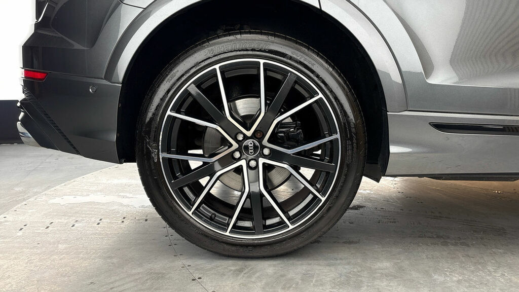 Audi SQ8 Petrol Black #10