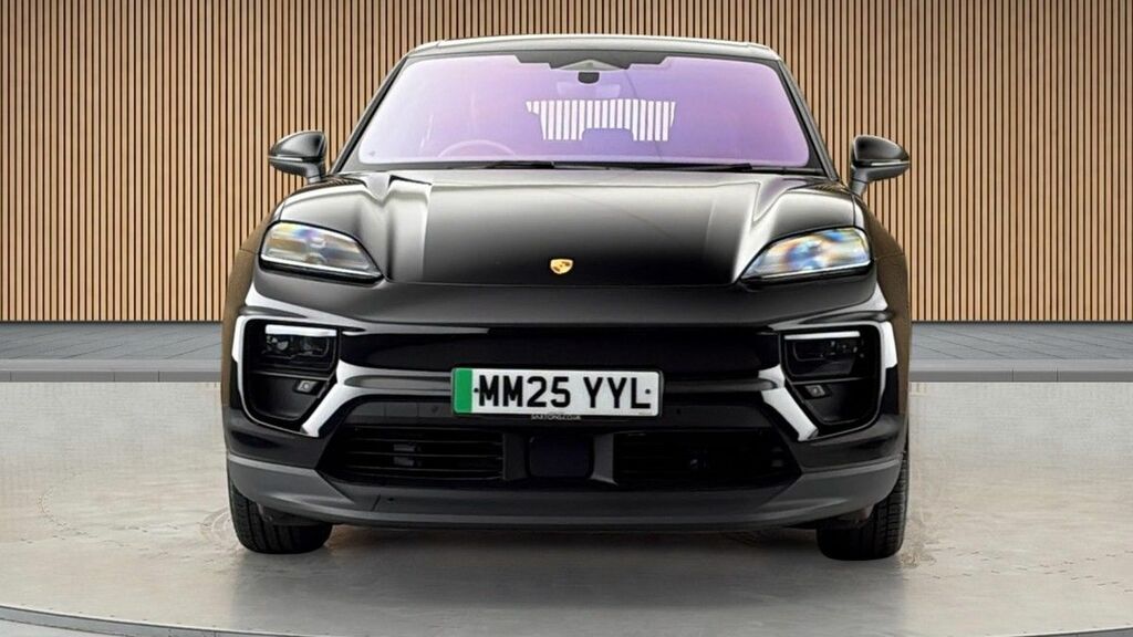 Porsche Macan 100Kwh Suv 360 Ps MM25YYL Black #3