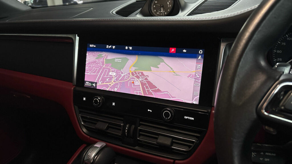 Porsche Macan Petrol Black #17