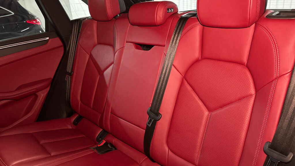 Porsche Macan Petrol Black #8
