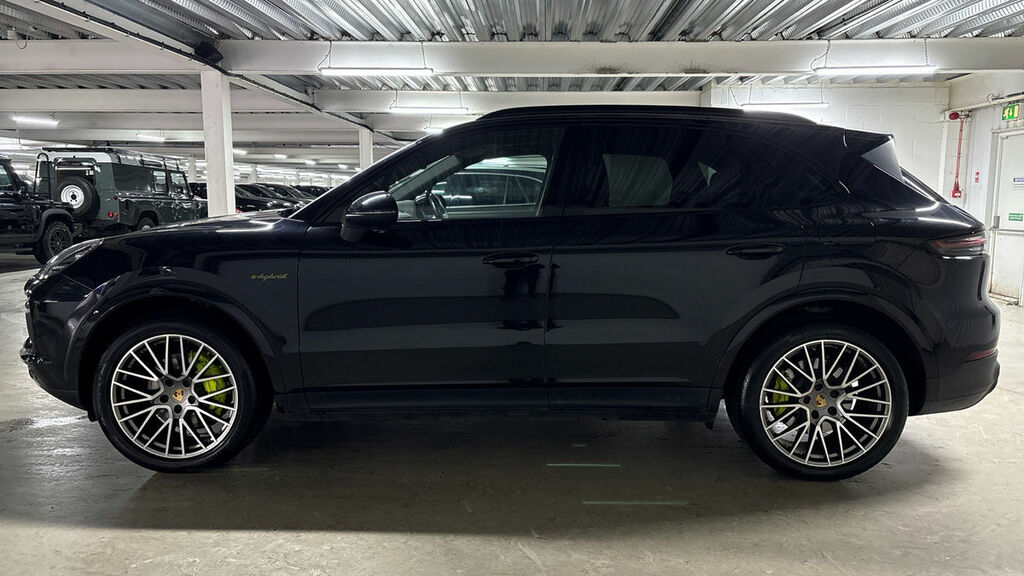 Porsche Cayenne E-hybrid Platinum Edition Tiptronic S 2,995 cc Black #14