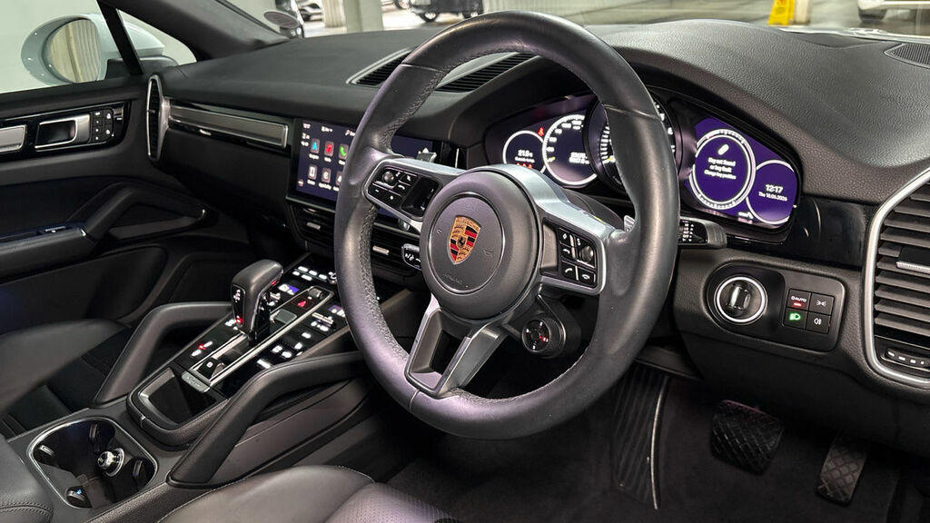 Porsche Cayenne 3.0 V6 E-hybrid 17.9Kwh Platinum Edition Coupe White #5