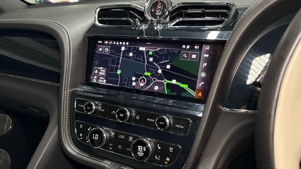 Bentley Bentayga 4.0 V8 S Mulliner Driving Spe Tour Spec Silver #17