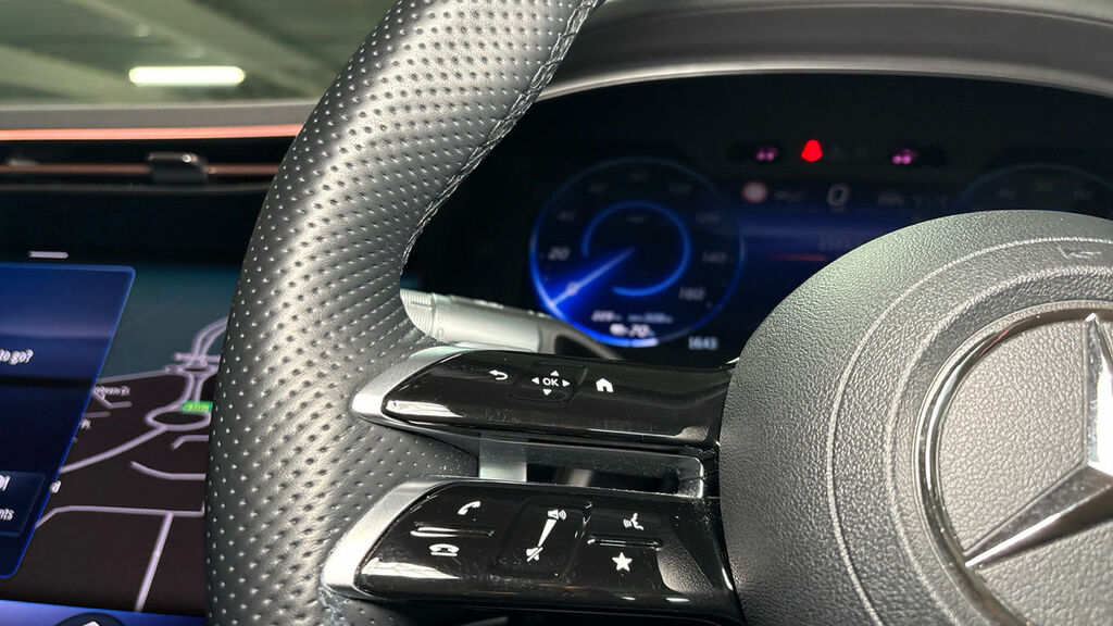 Mercedes-Benz EQS Business Class White #13