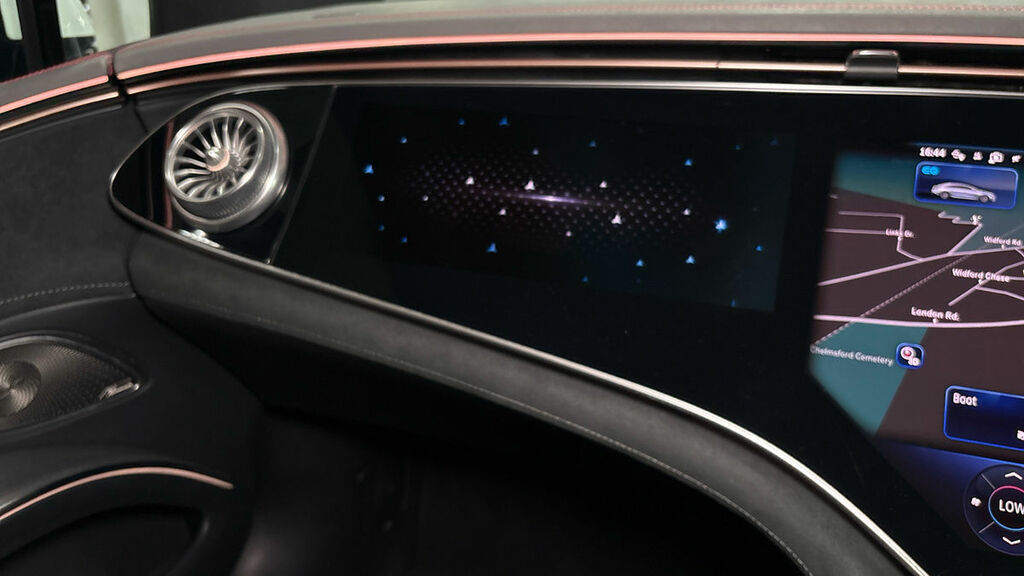 Mercedes-Benz EQS Business Class White #24
