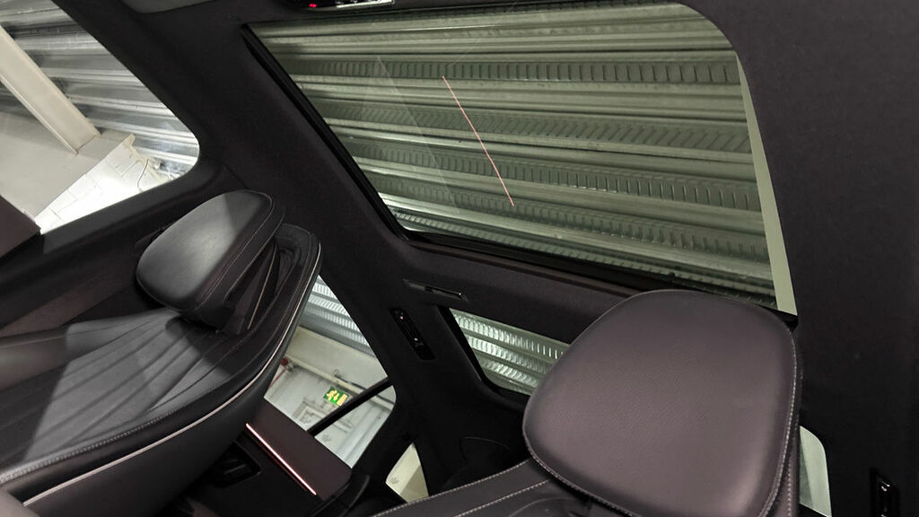 Mercedes-Benz EQS Business Class White #6