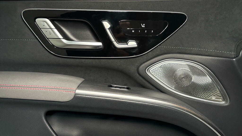 Mercedes-Benz EQS Business Class White #19