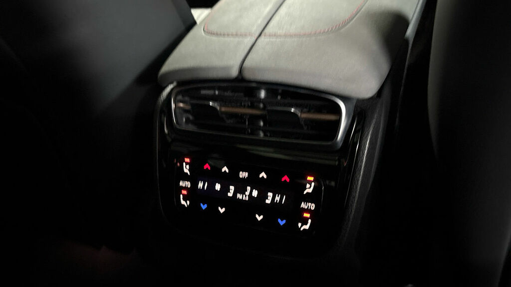 Mercedes-Benz EQS Business Class White #26