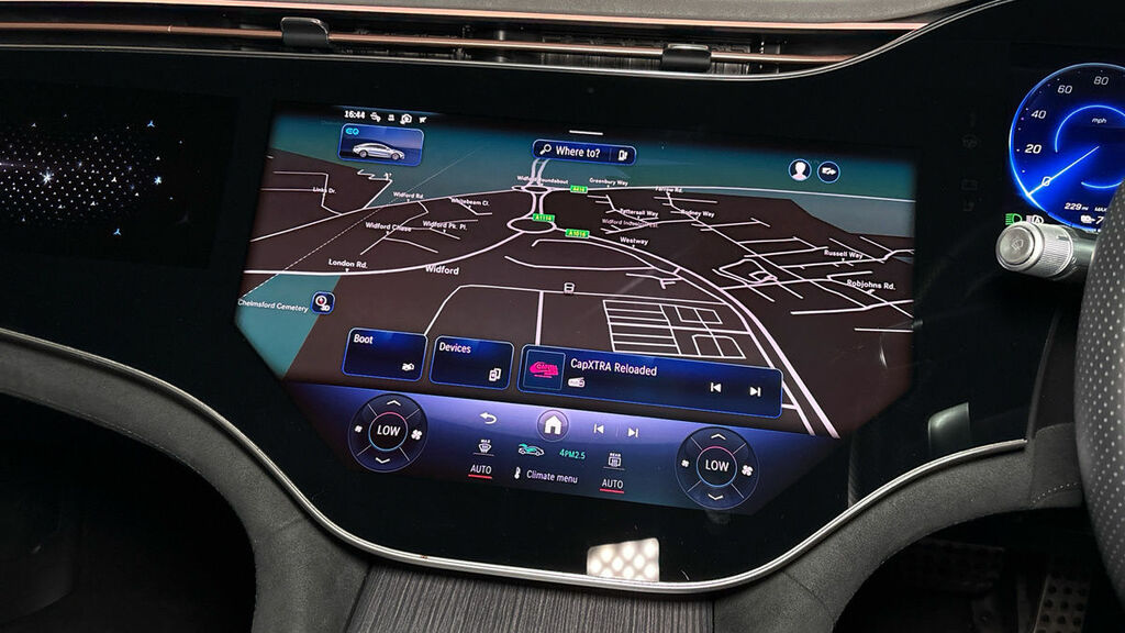 Mercedes-Benz EQS Business Class White #17
