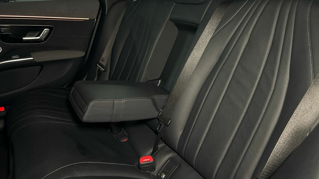Mercedes-Benz EQS Business Class White #9