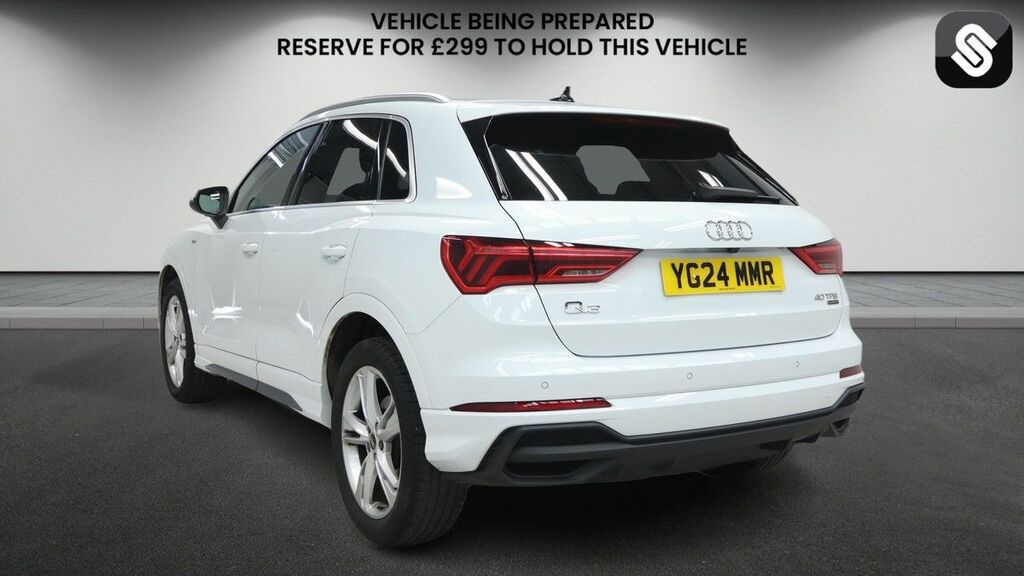 Audi Q3 Black Edition 35 Tfsi 150 Ps S Tronic Red #3