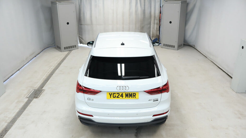 Audi Q3 Black Edition 35 Tfsi 150 Ps S Tronic Red #8