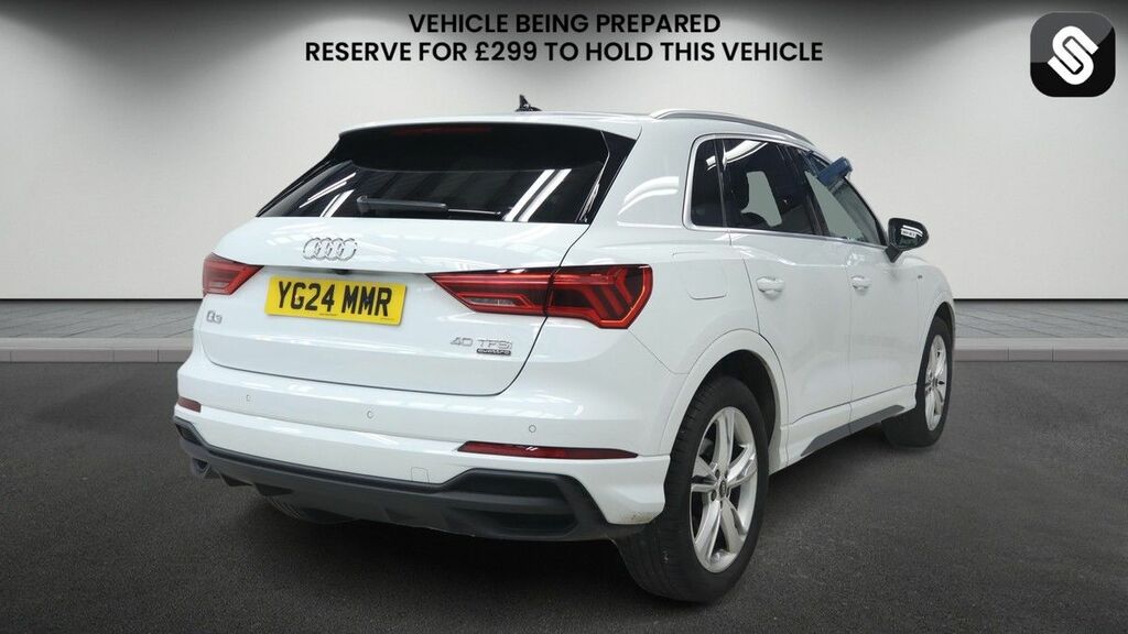 Audi Q3 Black Edition 35 Tfsi 150 Ps S Tronic Red #4