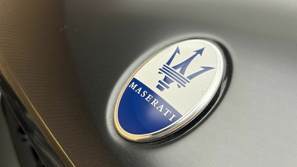 Maserati Levante 3.0 V6 Modena S Blue #24