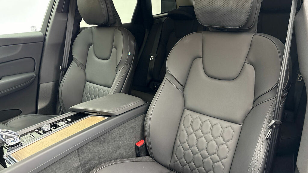 Volvo XC60 2.0 B5 Mhev Plus Pro Suv Hybrid Aw Black #6