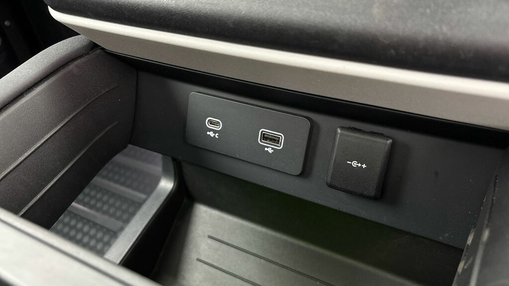 Land Rover Defender 130 Defender X-dynamic Se D Mhev A Grey #31