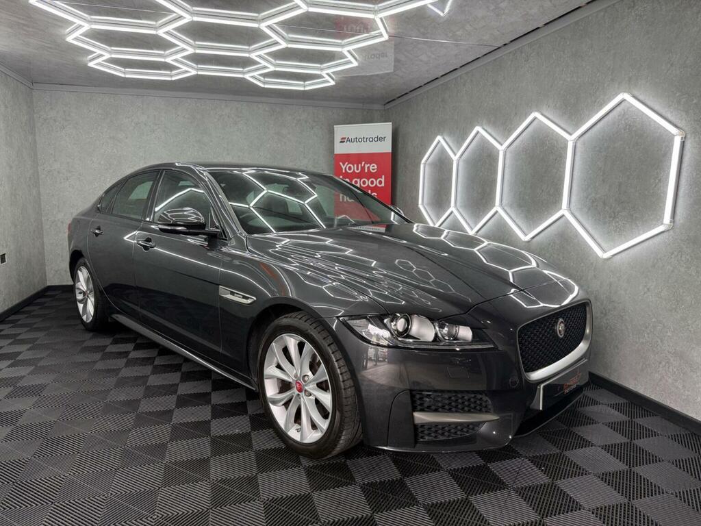 Jaguar XF Saloon 2.0D R-sport Euro 6 Ss 201767 OY67VNJ Grey #5