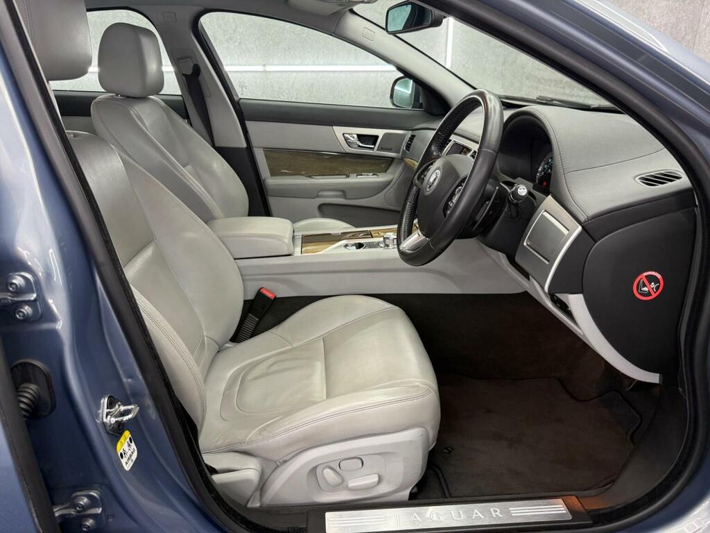 Jaguar XF Black #18