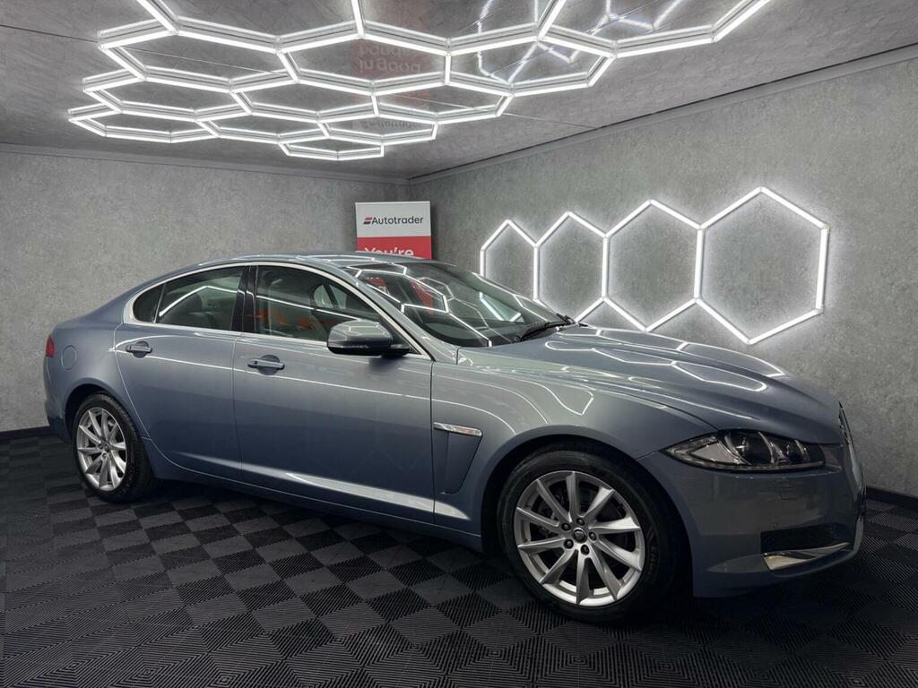 Jaguar XF Black #8