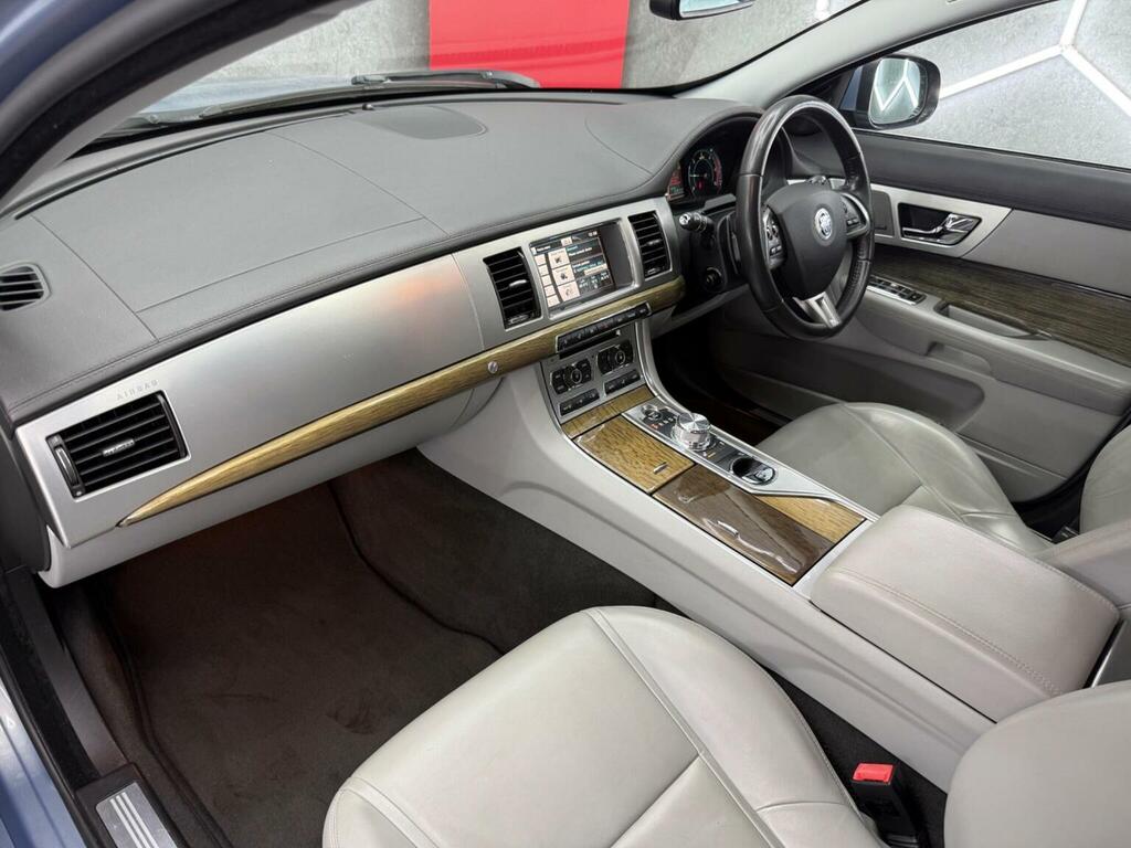 Jaguar XF Black #21