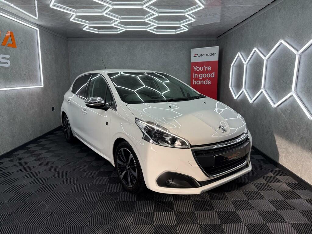 Peugeot 208 1.2 Puretech Tech Edition Euro 6 Ss White #5