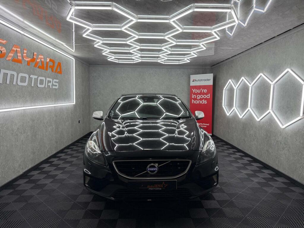 Volvo V40 2.0 D2 R-design Euro 6 Ss Black #2