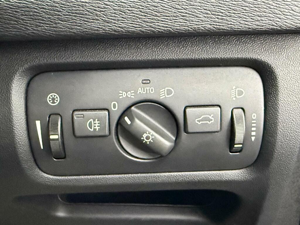 Volvo V40 D2 Se Lux  #25