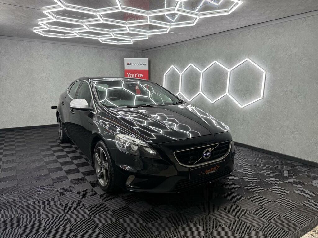Volvo V40 2.0 D2 R-design Euro 6 Ss Black #3