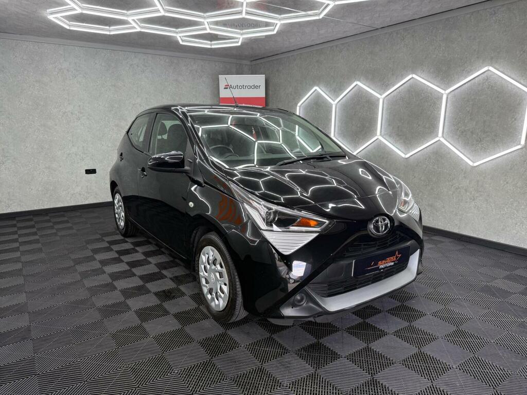 Toyota Aygo 1.0 Vvt-i X-play X-shift Euro 6 Black #4