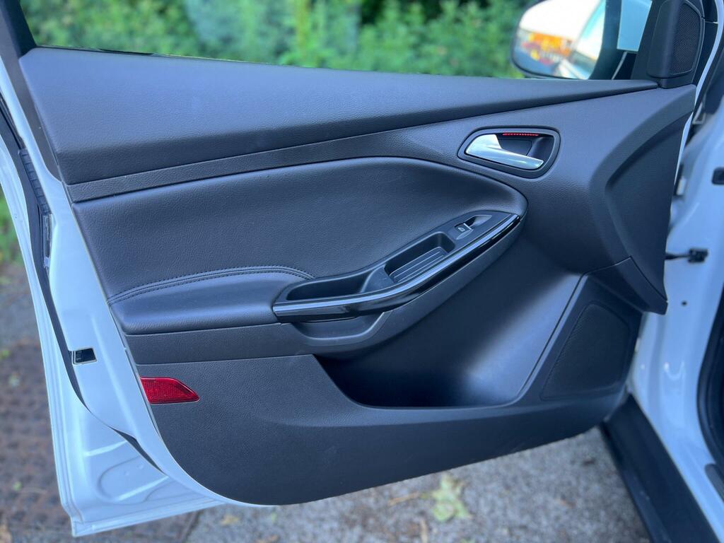 Ford Focus 2.0 Titanium X Tdci 148 Bhp Grey #40