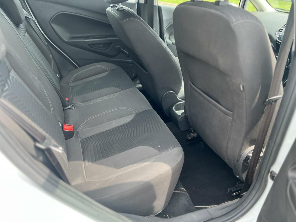 Ford Fiesta Zetec White #4