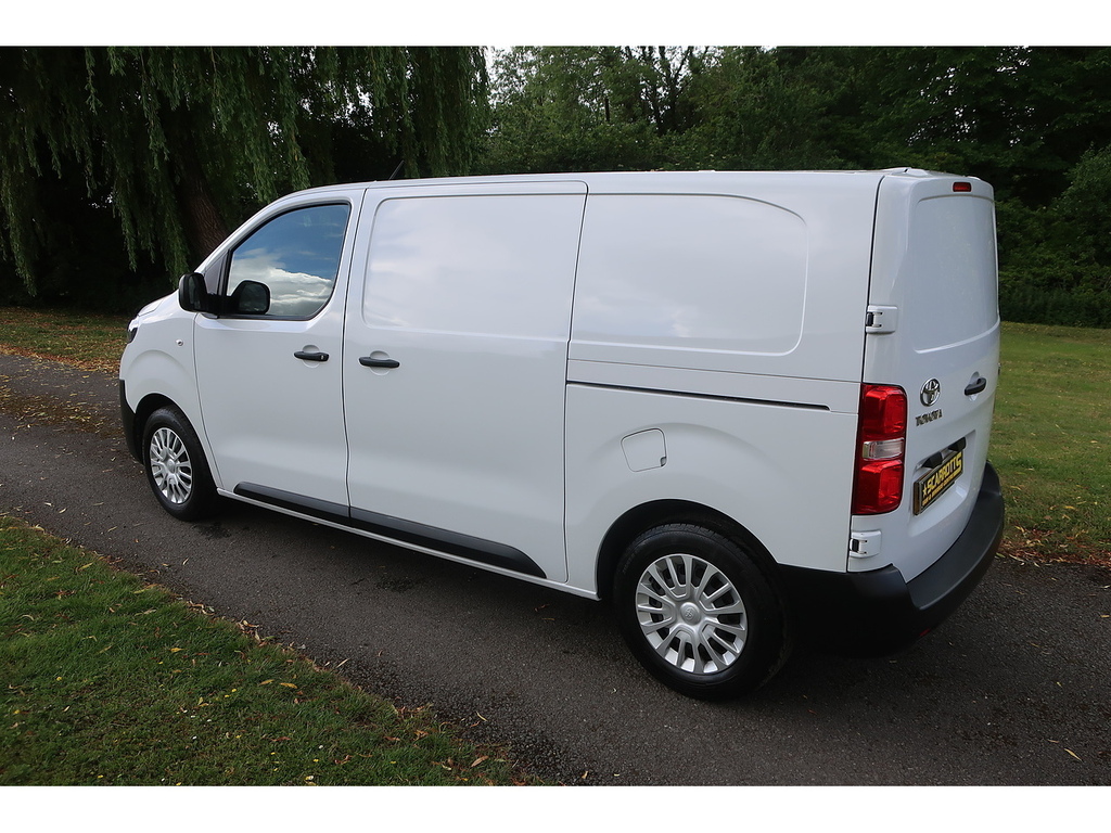 Toyota PROACE 1.5D Icon Medium Panel Van 6Dr Mwb E White #4