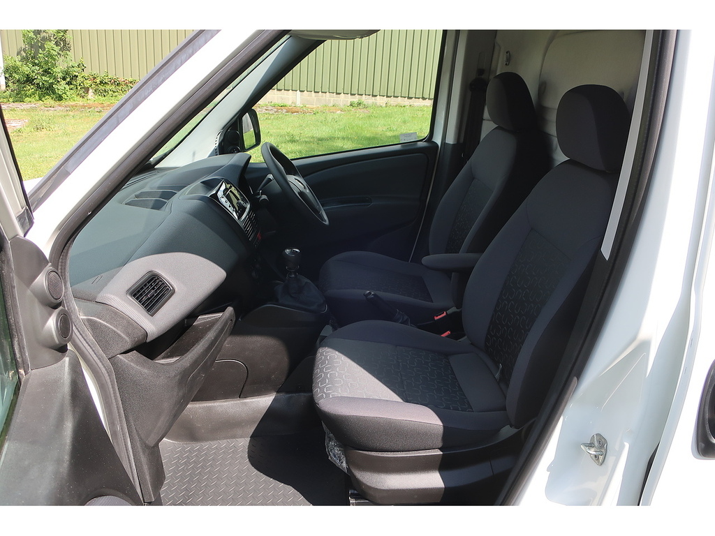 Fiat Doblo 1.6L Active 6Dr Grey #12