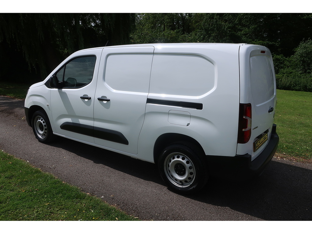 Vauxhall Combo 1.5 Turbo D 2300 Edition Panel Van 6Dr Manu White #4