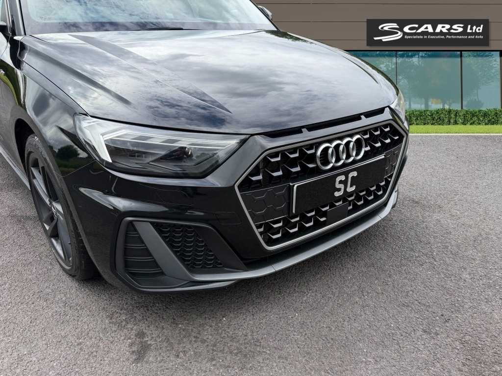 Audi A1 1.5 Sportback Tfsi KL19ARZ Black #3