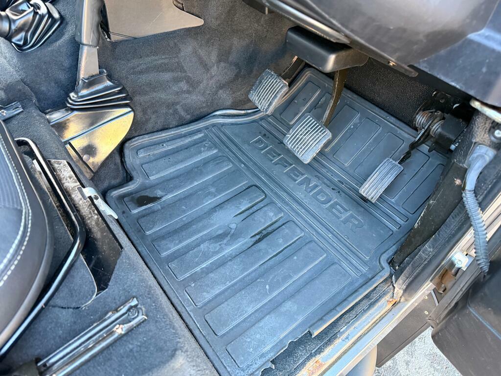 Land Rover Defender 110 Diesel Grey #40