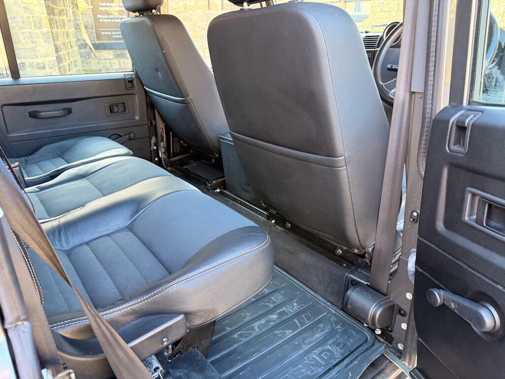 Land Rover Defender 110 Diesel Grey #37