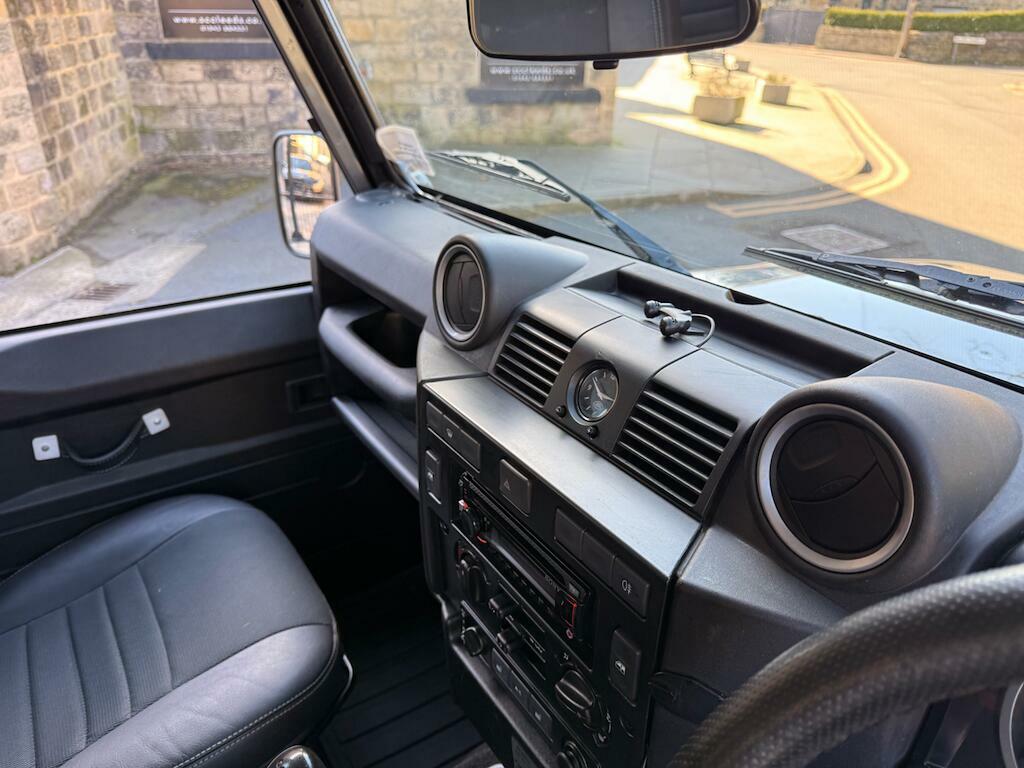 Land Rover Defender 110 Diesel Grey #32