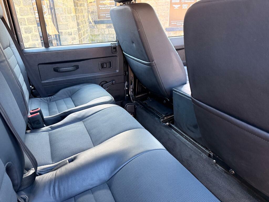 Land Rover Defender 110 Diesel Grey #36