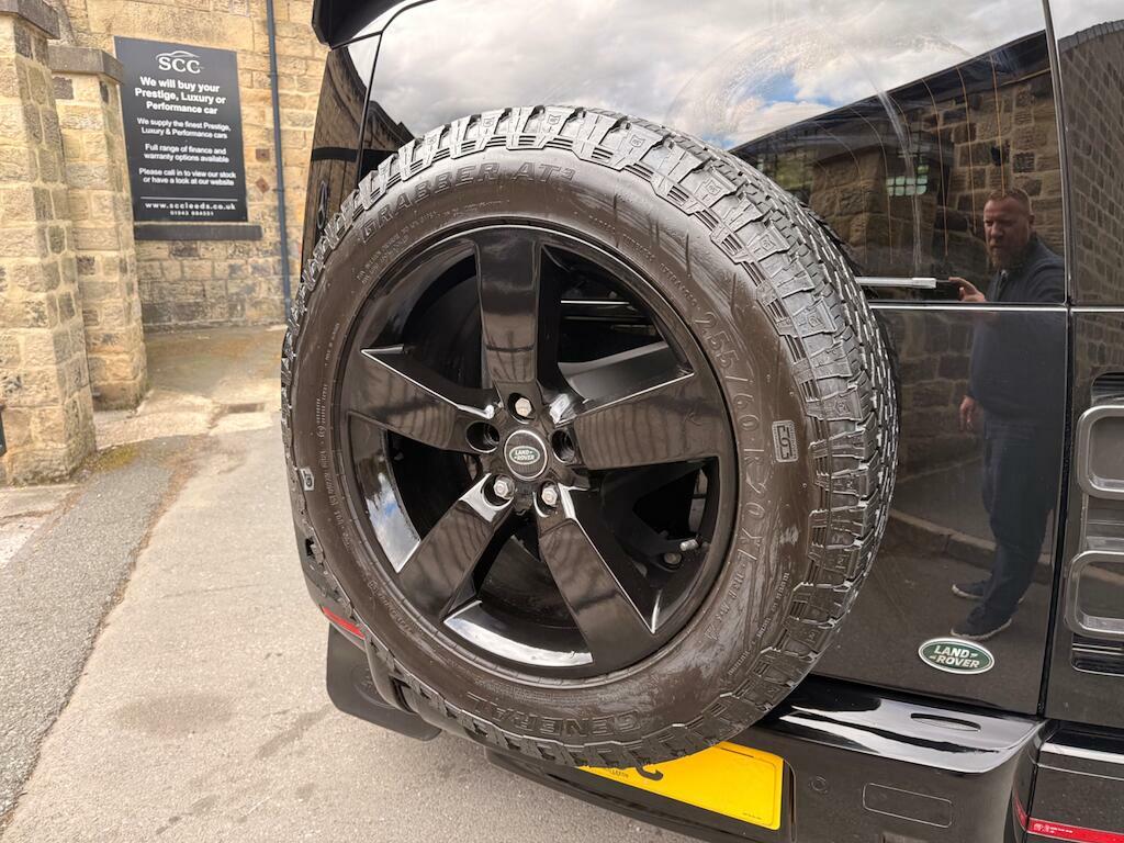 Land Rover Defender 110 Defender  #17