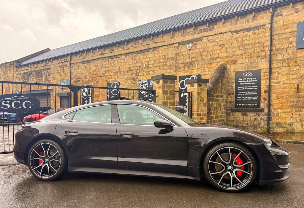 Porsche Taycan 4S Black #4