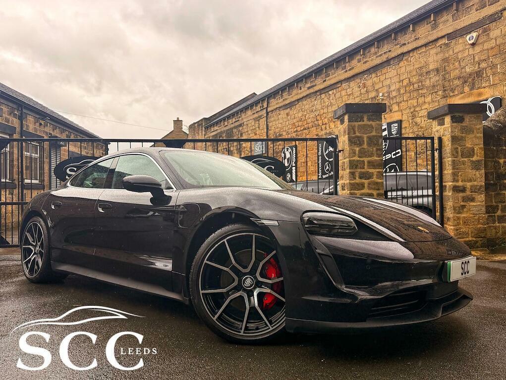 Porsche Taycan 4S Black
