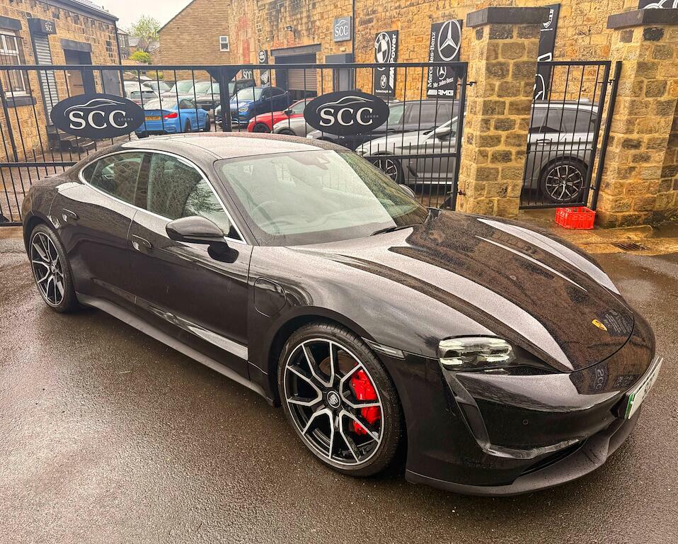 Porsche Taycan 4S Black #5