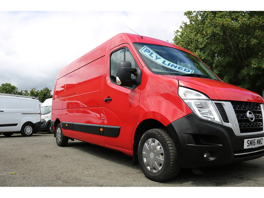 Nissan NV400  White #11