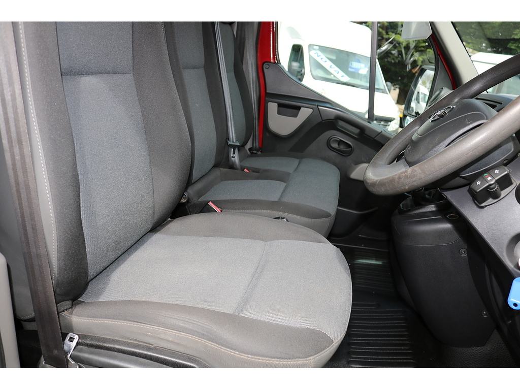 Nissan NV400  White #9